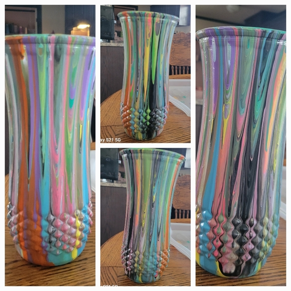 Hand painted vase - Picture 1 of 2